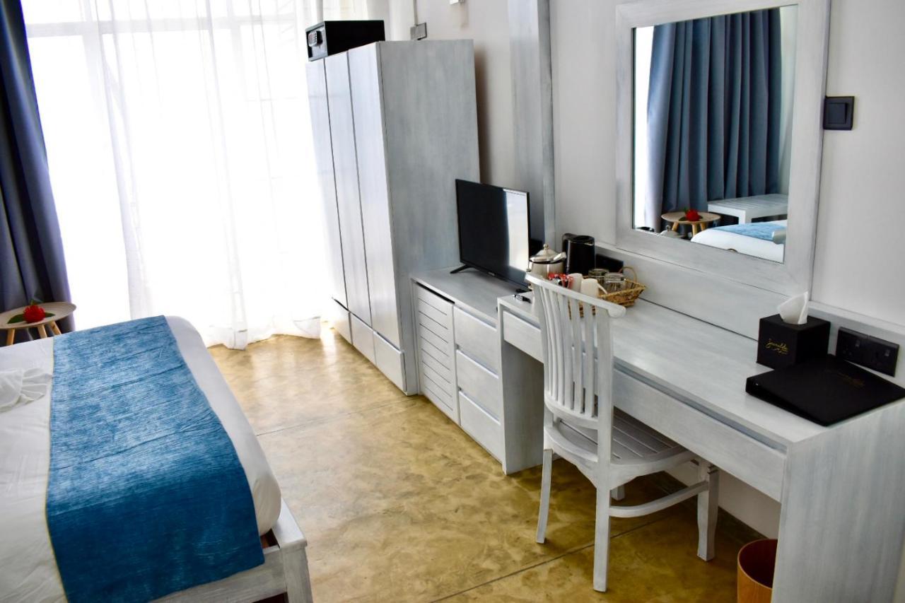 Smeralda Beach Hotel Dikwella 외부 사진